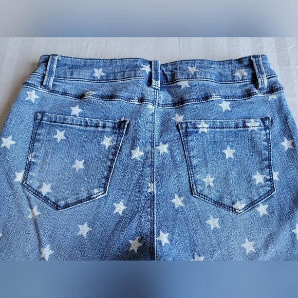 Size 6 Star Print Ankle Length Jeans. Artisans NY. Washed, Never worn. - Picture 4 of 5